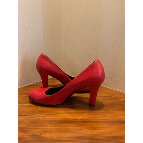 Gucci Womens Red Round Toe Stilettos Heel Platform Pump Shoes Size 40 - Picture 4 of 9